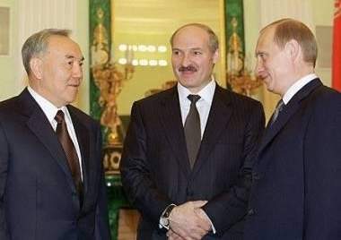 Путин обсудил по телефону ситуацию на Украине с Назарбаевым и Лукашенко