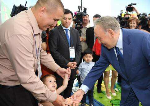 Президент Казахстана посетил новый детский сад Almaty balabaqshasy в Астане