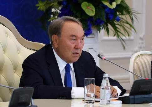 Назарбаев призвал активнее бороться с незаконным выловом рыбы осетровых пород на Каспии