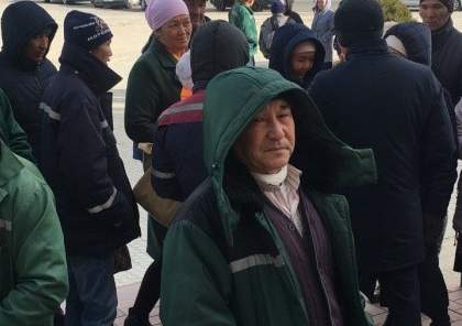 Озеленители Казахского общества слепых устроили забастовку из-за невыплаты зарплат в Актау