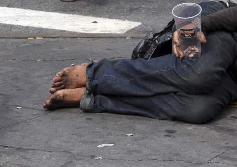 Преступным бизнесом назвали попрошайничество в Астане мажилисмены