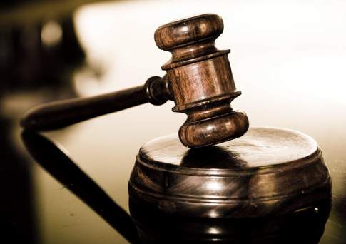 Директор колледжа в Шу и его заместитель осуждены за взяточничество