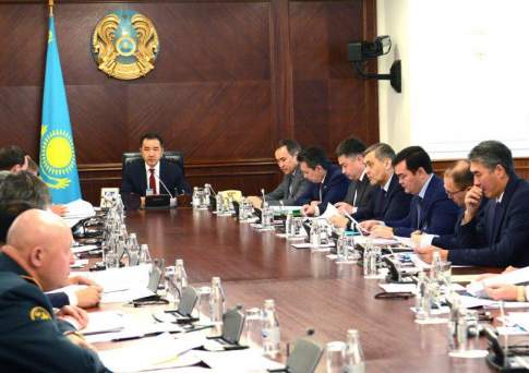 Премьер-Министр РК Бакытжан Сагинтаев поручил обеспечить соблюдение трудовых прав казахстанцев