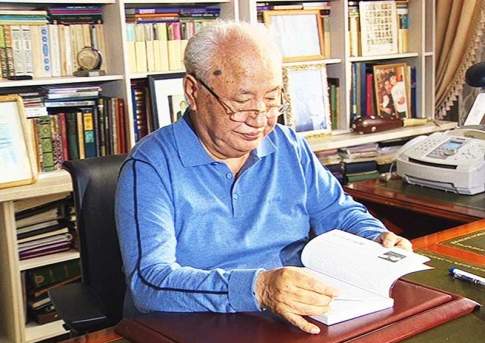 Ушел из жизни народный писатель Казахстана Абиш Кекильбаев