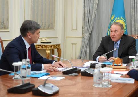 Назарбаеву доложили о текущем состоянии Вооруженных сил Казахстана