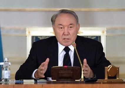 Повысить минимальную зарплату в 1,5 раза с 1 января 2019 года поручил Назарбаев