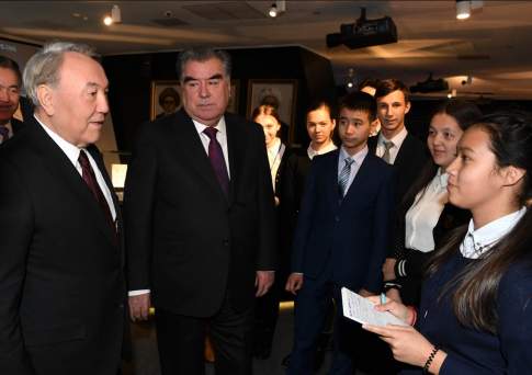 Президенту Таджикистана продемонстрировали интерактивные образовательные технологии «Назарбаев центра»