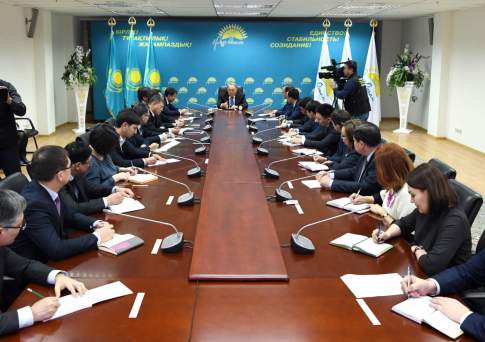 Назарбаев напомнил о важности адаптации экономики к условиям 4-й промышленной революции