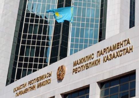 Мажилис приступил к рассмотрению бюджета страны