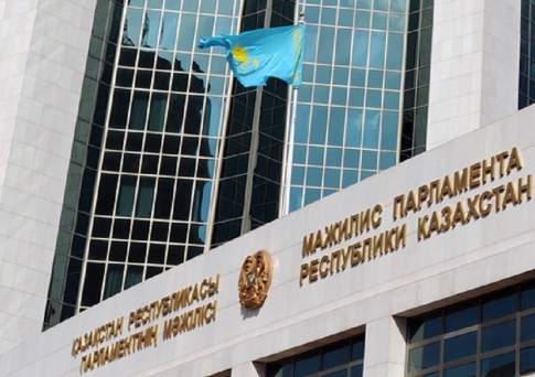 Мажилис одобрил законопроект об амнистии