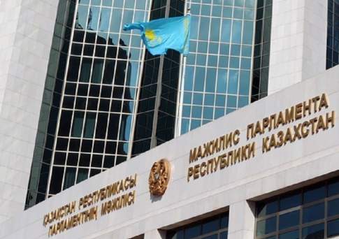 Мажилис одобрил поправки в некоторые конституционные законы РК