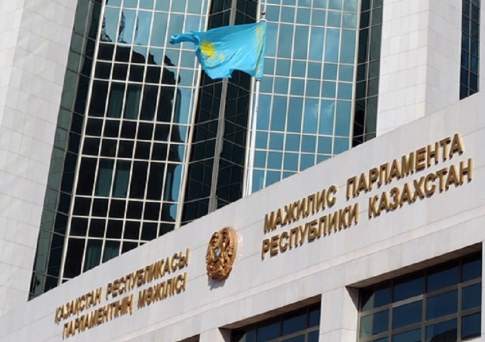 Мажилис одобрил ратификацию соглашения с Кыргызстаном об унифицированных тарифах на ж/д грузоперевозки