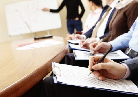 Ежегодно выделять не менее 100 млрд тенге на обучение сельхозпредпринимателей и науку поручили в Казахстане