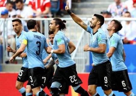 Россия разгромно проиграла Уругваю и не смогла занять первое место в группе ЧМ-2018