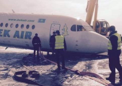 Экипаж самолета Bek Air, посадивший воздушное судно без передних шасси, представят к наградам