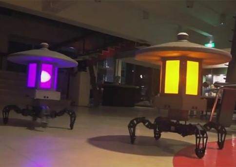  В Японии появились фонари-роботы (ВИДЕО)