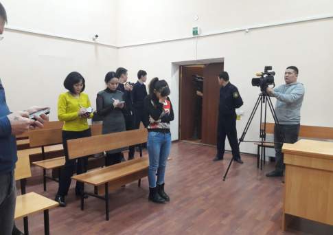 В Уральске бросившую своего ребенка женщину приговорили к 100 часам общественных работ