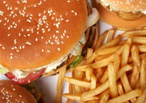 До 27 человек возросло число отравившихся в кафе фастфуда в Уральске