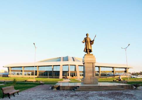 Глава государства ознакомился с ходом реконструкции зданий аэропорта и аэровокзала в Талдыкоргане