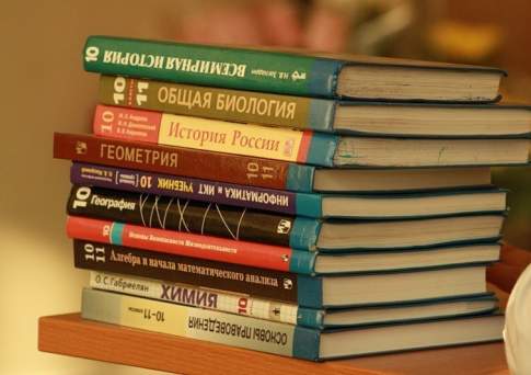 Обеспечить казахстанских детей легкими учебниками призвал МОН РК Сагинтаев