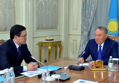 Назарбаев: Казахстан предпримет соответствующие меры при колебании курса тенге