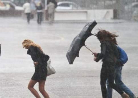 В пяти областях Казахстана объявлено штормовое предупреждение из-за сильного ветра и осадков