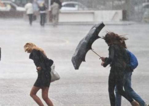 Сильный ветер повредил кровли ряда соцобъектов в Акмолинской и Карагандинской областях