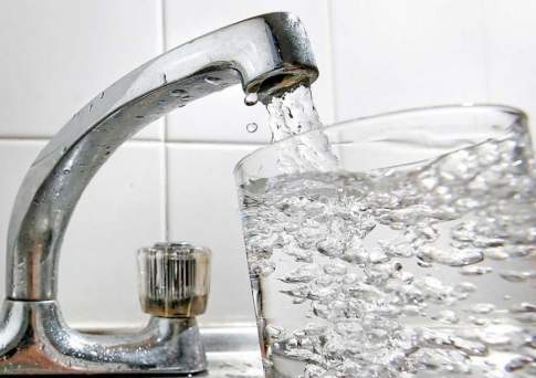 В Темиртау устранили оставившую верхние этажи домов без питьевой воды аварию на трубопроводе