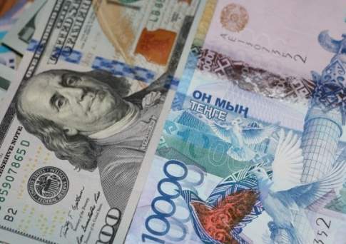 Курс продажи доллара в обменниках Алматы и Астаны повысился до Т373 и Т374, Шымкента – не изменился