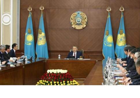  Назарбаев упрекнул акимов в лени