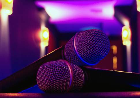Владельцев караоке-клубов в РК обязывают платить многомиллионные штрафы за нарушения авторских прав