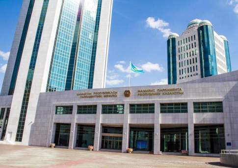 Мажилис одобрил ратификацию договора о партнерстве с Таджикистаном