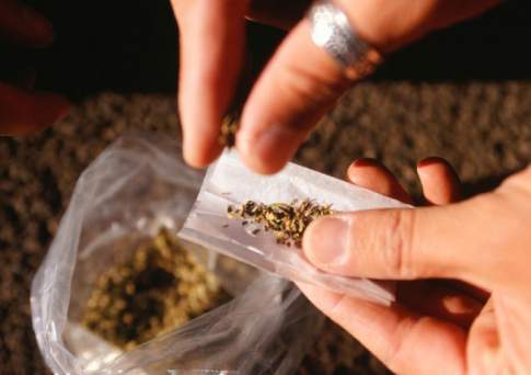 Полицейские выявили продажу марихуаны в столичном кафе