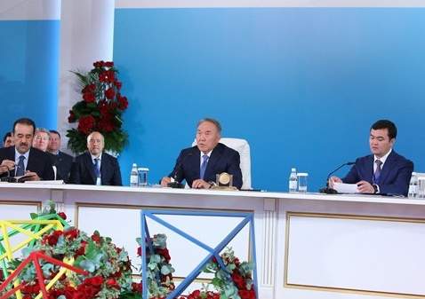 Глава государства поручил продолжать работу по развитию моногородов