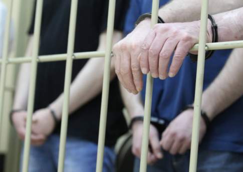 Угрожавшую бизнесменам расправой банду вымогателей осудили в Караганде