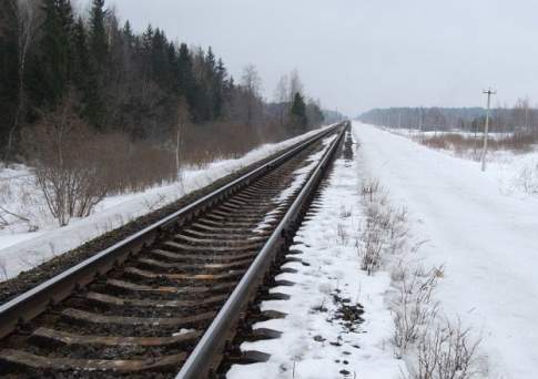 12 пассажирских поездов задерживаются из-за схода с рельсов грузовых вагонов в Карагандинской области
