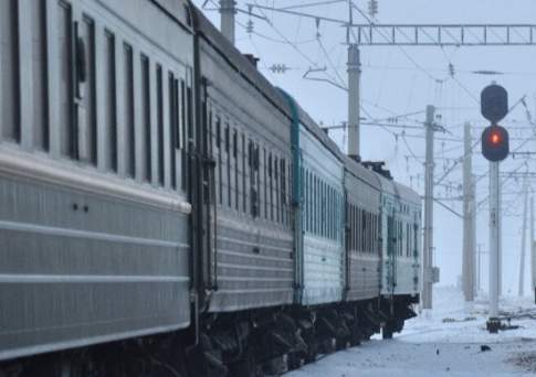 Проводник поезда Астана - Актобе вернул пассажиру забытые 2 млн тенге