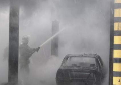 Пожар площадью более 150 кв. м произошел на территории СТО в Шымкенте