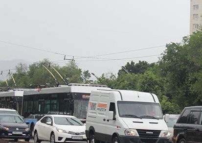 В Алматы перекрыта площадь Республики, в округе образовались пробки