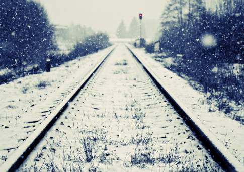 Из-за схода вагонов на участке Алматы-Отар задержано движение 8-ми пассажирских поездов