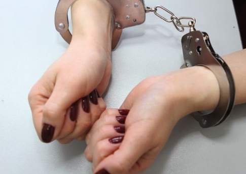 В Алматы 3 сотрудницы страховой компании Amanat Insurance осуждены за мошенничество