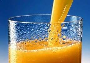 В Казахстан не экспортируют сок, которым отравились люди в России