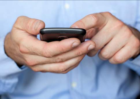 Мобильным операторам в РК запретят навязывать абонентам дополнительные услуги через SMS и USSD