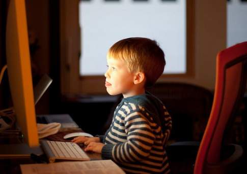 Предусматривающие защиту детей в информпространстве поправки в законодательство представили в правительстве РК