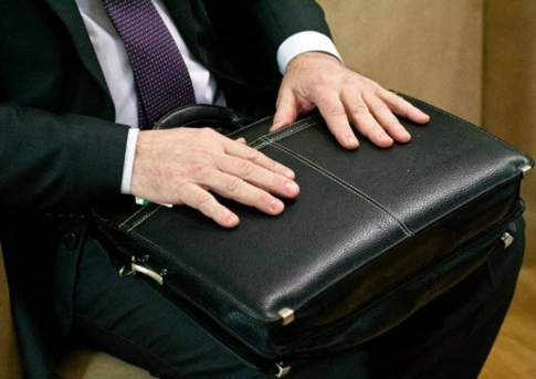 Из десяти трое работают, остальные – ручки переставляют, заявил Назарбаев о чиновниках Казахстана