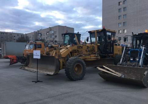 “Вызываю. Отвечайте. - Здравствуй, это я!”