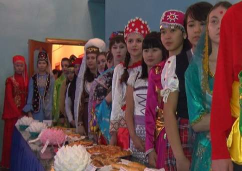 Кто празднику рад...