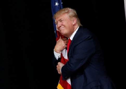 Вниз по ТРАМПлину