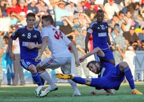 Игра на два фронта