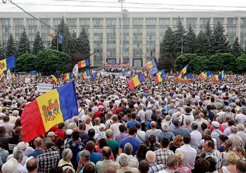 Там смуглянка-молдаванка собиралась на Майдан